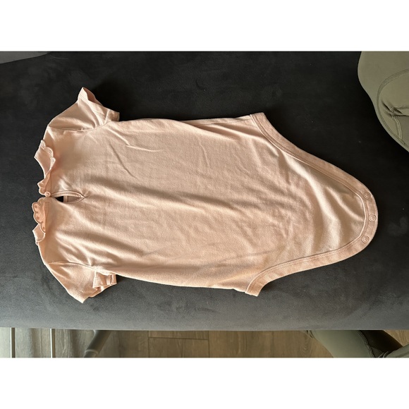 5/$10 OSHKOSH bodysuit short sleeve 24 months - Picture 3 of 3